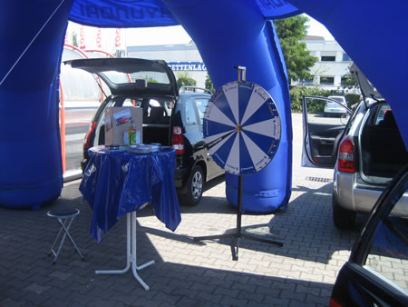 Nico auf Promotiontour für das Autohaus Turowski
